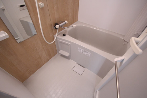 バス・シャワールーム　※別部屋の写真です