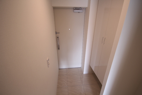 玄関　※別部屋の写真です