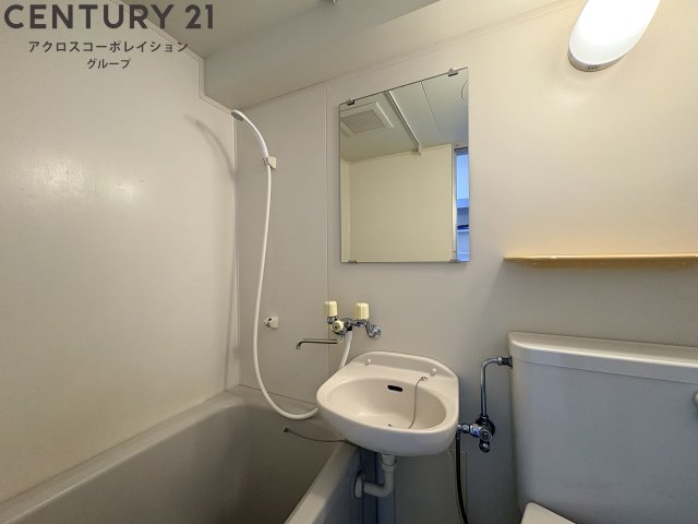 洗面設備　浴室内に洗面台付き！