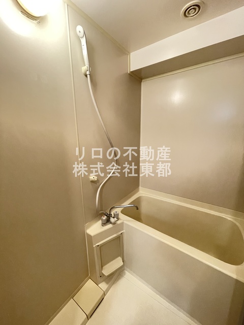 バス・シャワールーム　バストイレ別なので毎日快適♪