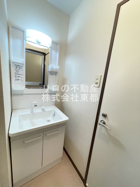 洗面設備　嬉しい洗面台は独立タイプ！