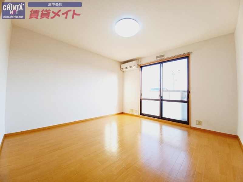 居室・リビング　同型参考写真