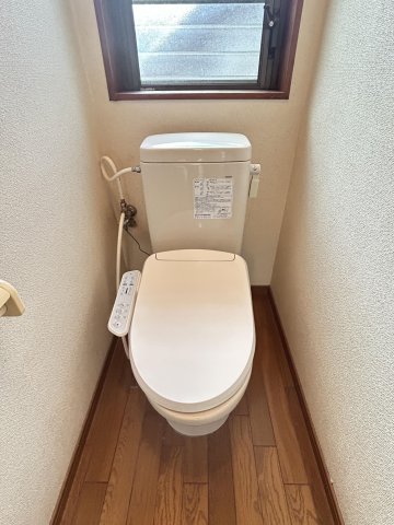 勝立貸家のトイレ写真