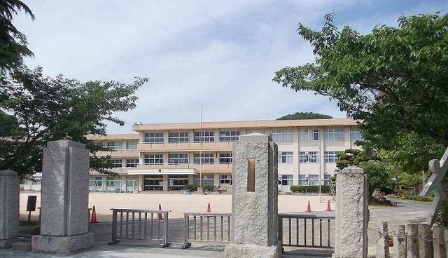 小学校　足守小学校（小学校）まで500m