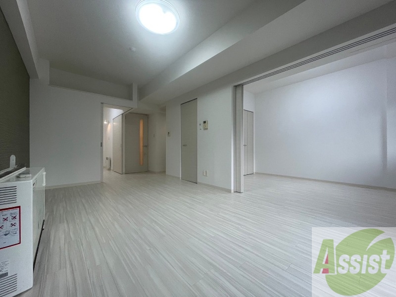 居室・リビング　広くてキレイなお部屋が広がっていて、充実した生活が送れそう。