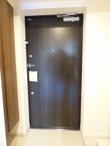 玄関　※別部屋参考写真