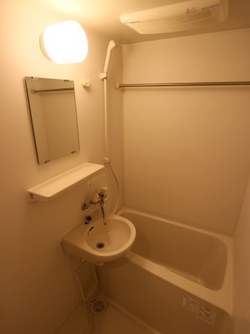 バス・シャワールーム　お風呂で日々の疲れを落としましょう