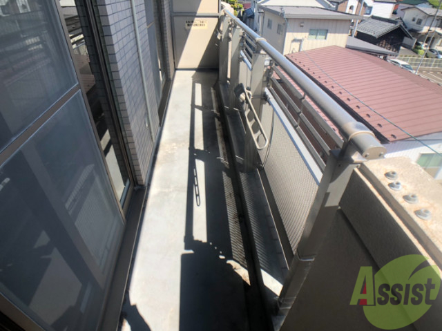 バルコニー　バルコニーがあるので洗濯物は外に干せそうですね～