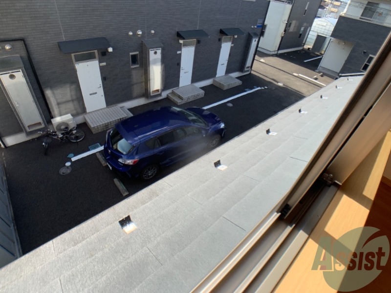 バルコニー　窓から撮影しました。イメージが伝わりますでしょうか。