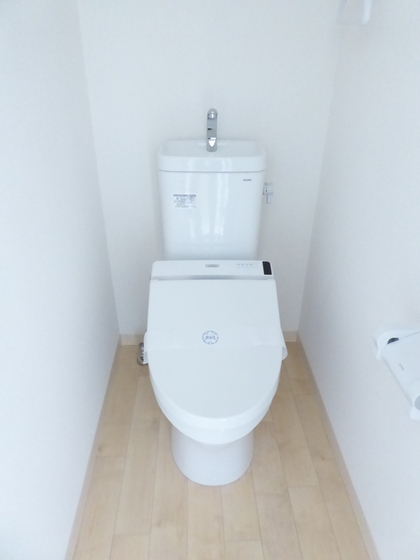 トイレ　※他号室の写真です。