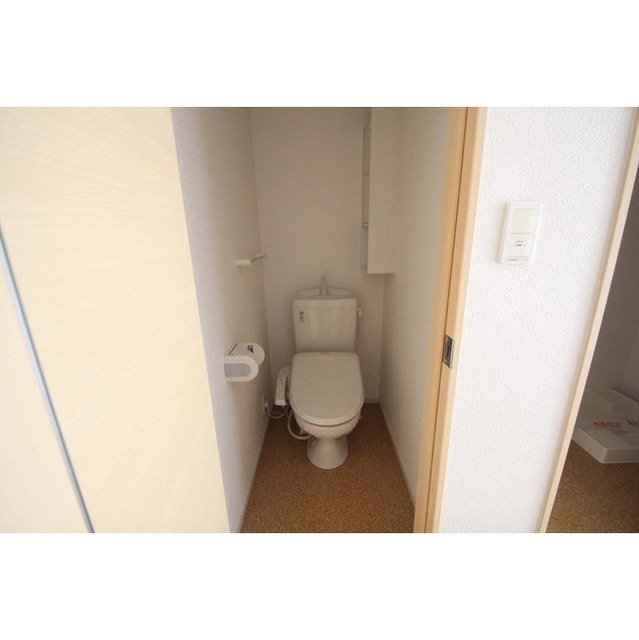 トイレ　温水洗浄便座