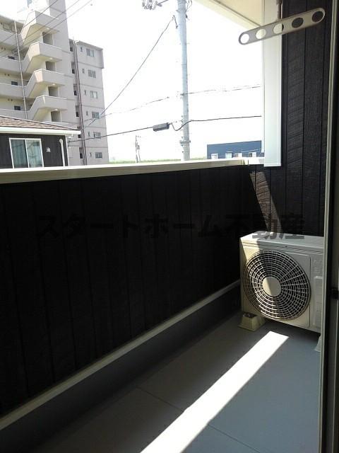 バルコニー　陽当たり良好なバルコニーです