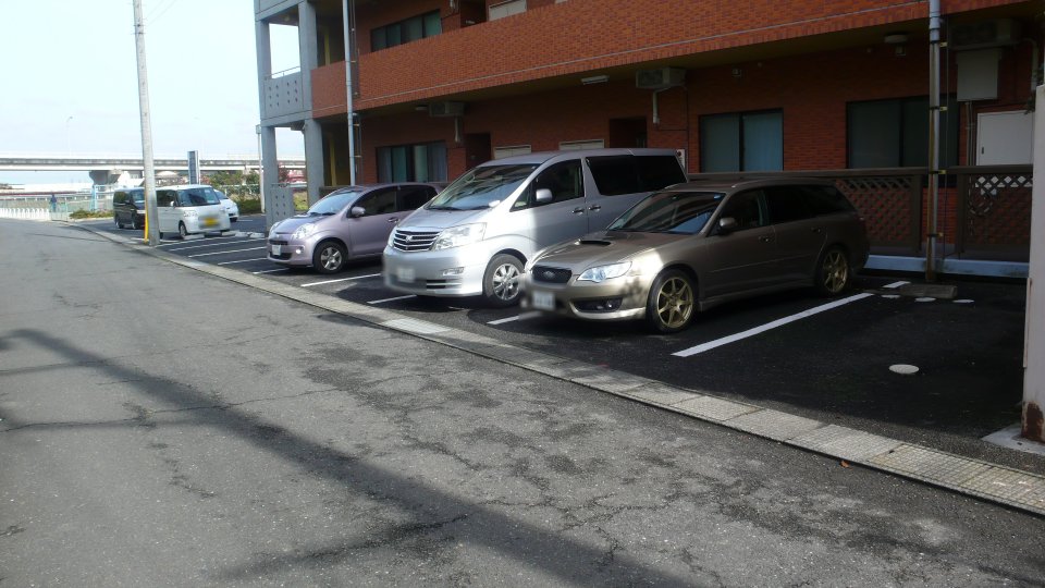 駐車場　敷地内駐車スペース