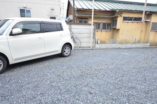 駐車場　敷地内駐車場