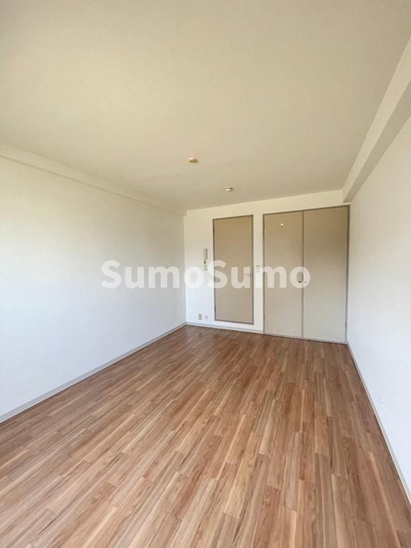 その他部屋・スペース　広くて明るい寝室