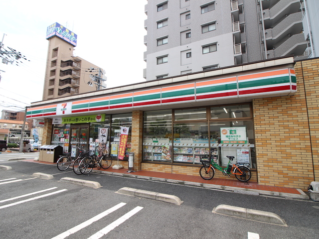 コンビニ　セブンイレブン　八尾光町店（コンビニ）まで130m