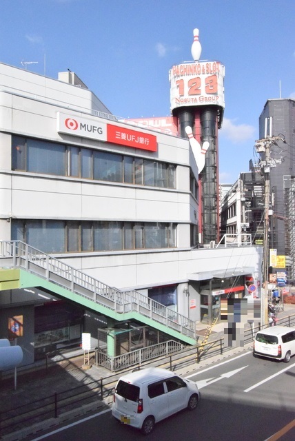 銀行　三菱ＵＦＪ銀行八尾駅前支店（銀行）まで450m