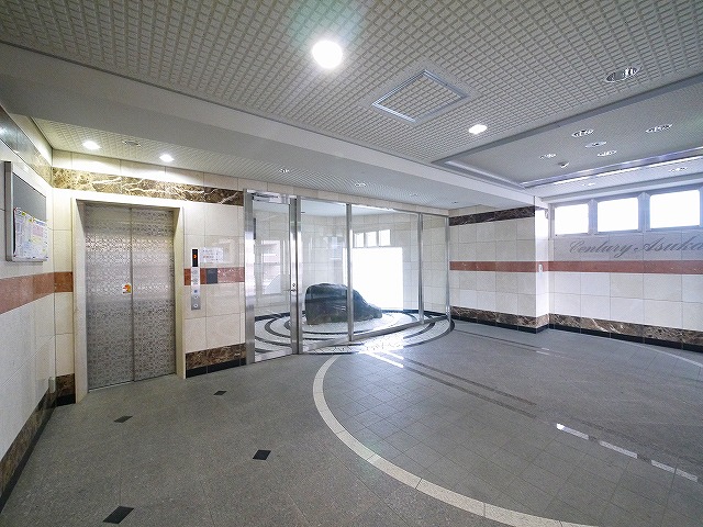 エントランス　清潔なエントランスです