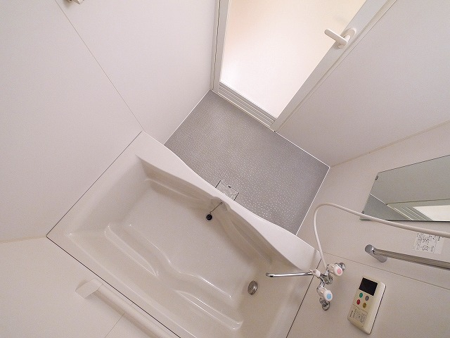 バス・シャワールーム　ゆったり過ごせるお風呂です