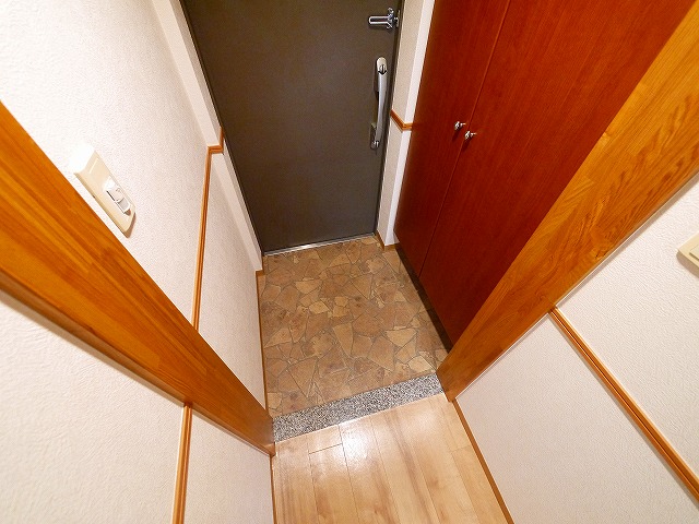 玄関　落ち着いた玄関です