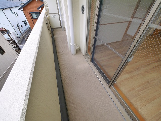 バルコニー　お洗濯にも便利なバルコニー付き