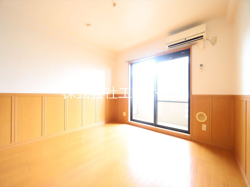 居室・リビング　洋室7.5帖　クローゼット付（収納充実してます）