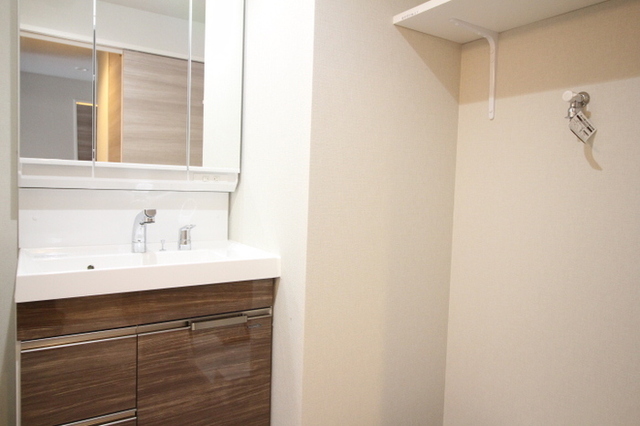 洗面設備　１００１　洗面所／洗濯機置き場