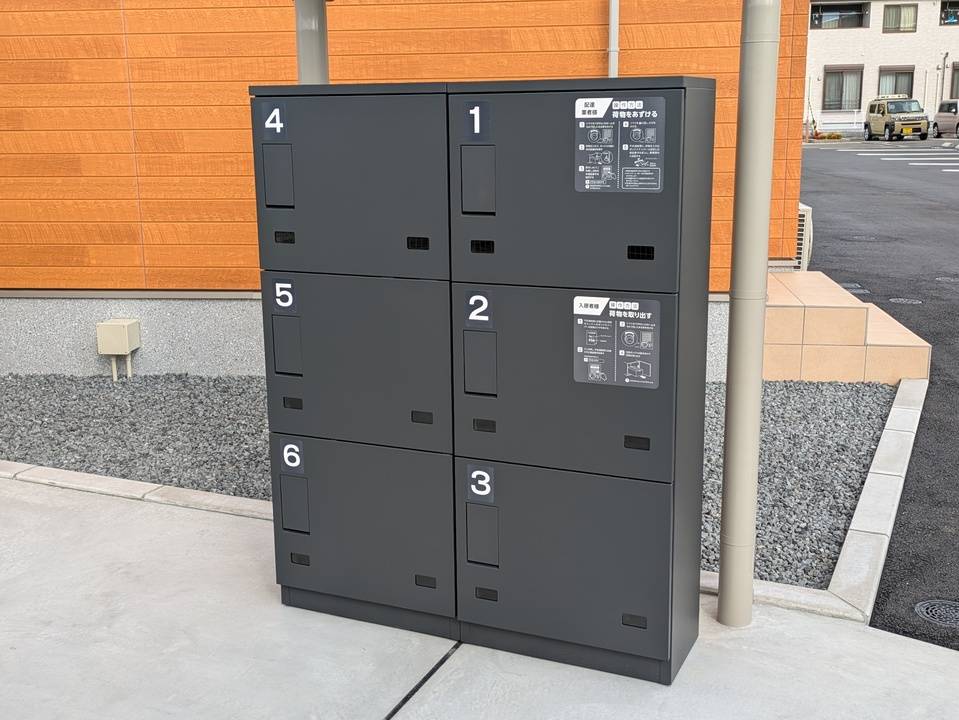 エントランス　宅配ボックス