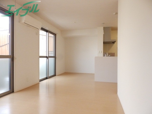 居室・リビング　別部屋同タイプ