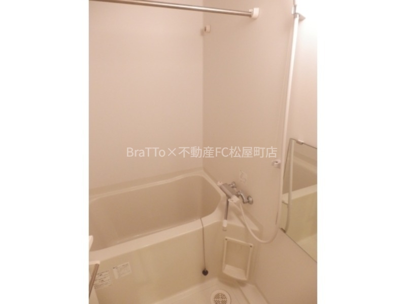 バス・シャワールーム　バス（浴室乾燥機付き）