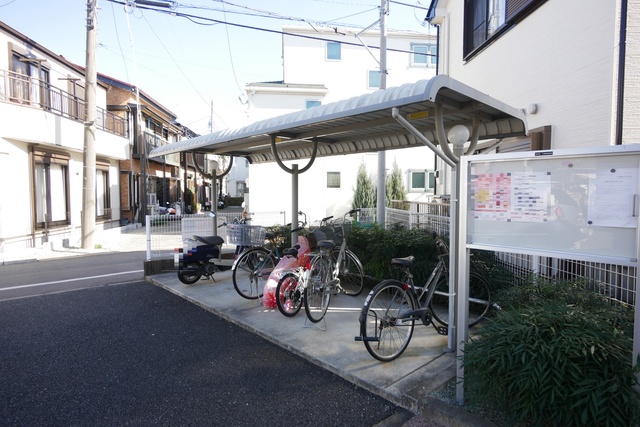 その他共有部分　★屋根付き駐輪場です★