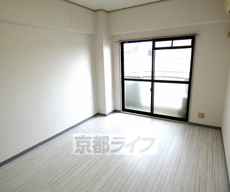 居室・リビング　清潔感のあるお部屋です