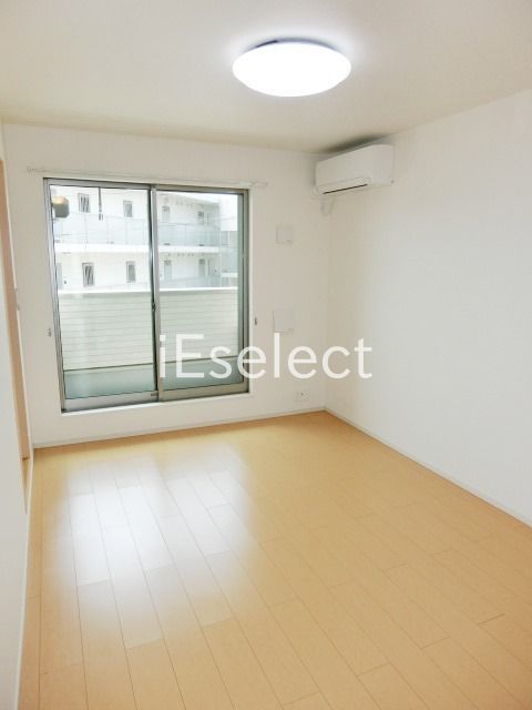 居室・リビング　明るいリビングです！