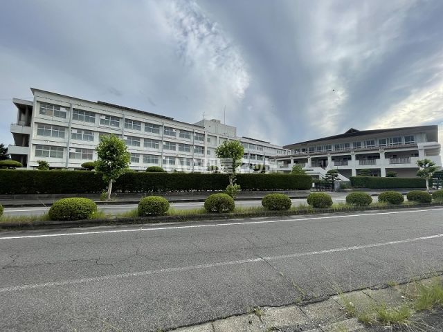 中学校　赤磐市立桜が丘中学校（中学校）まで1338m