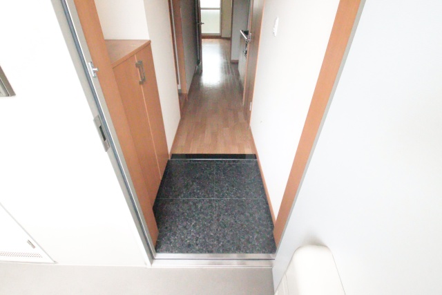 玄関　※別室の参考写真の為、現況優先です。