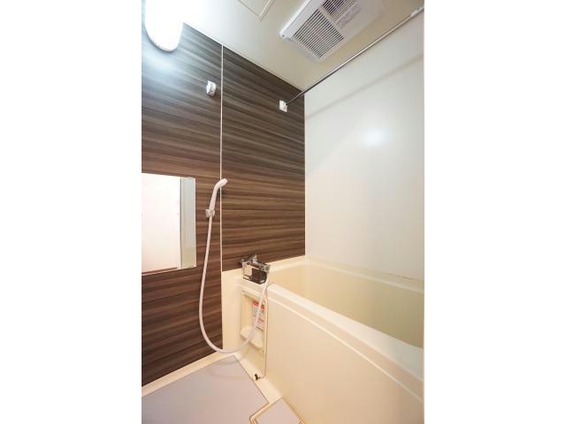 バス・シャワールーム　浴室換気乾燥機付き