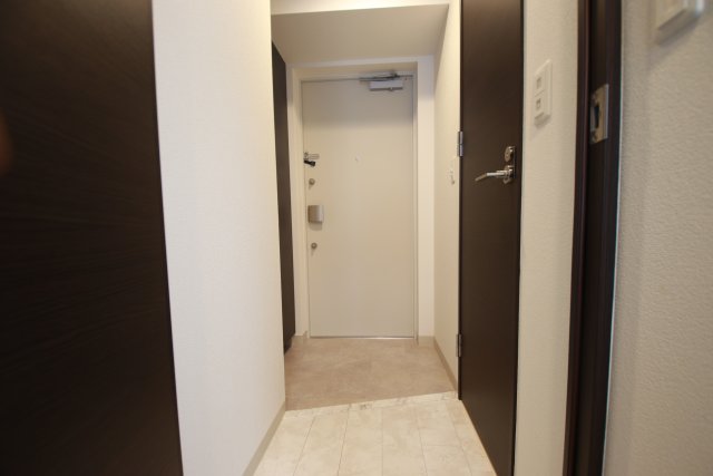 玄関　※別号室の参考写真です※