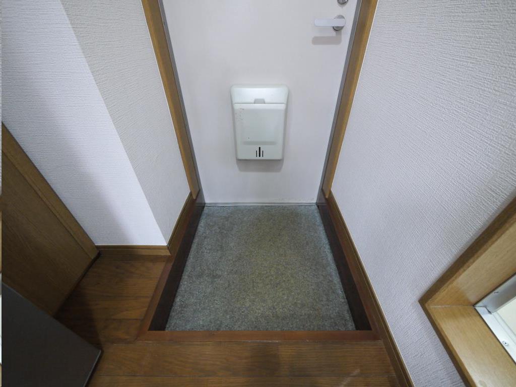 キャッスル日本平の玄関写真