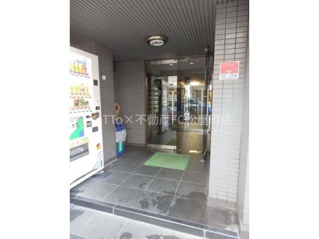 エントランス　マンション共用部分