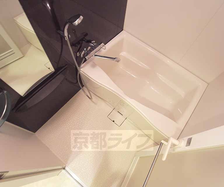 バス・シャワールーム　オシャレな内装のバスルームですね