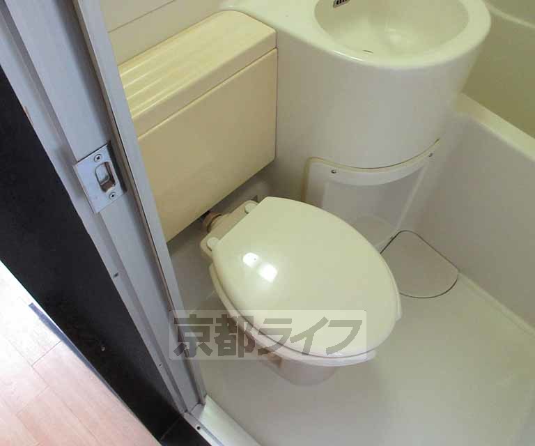 トイレ　清潔感のあるトイレです