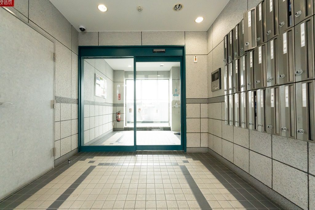 ロビー　オートロック