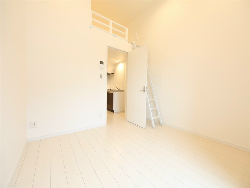 居室・リビング　洋室6帖　ロフト4.8帖（収納にも寝室にも使えます）