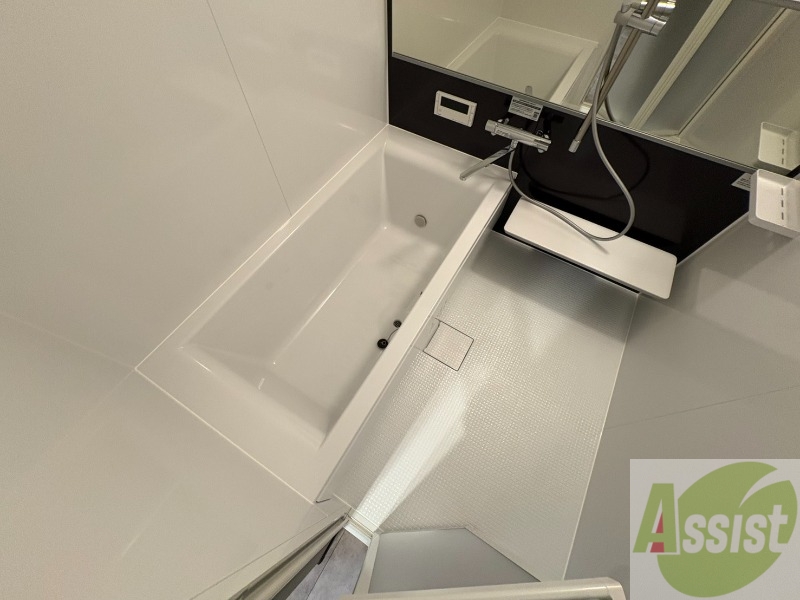 バス・シャワールーム　お風呂になります。一日の疲れを癒してくださいね。