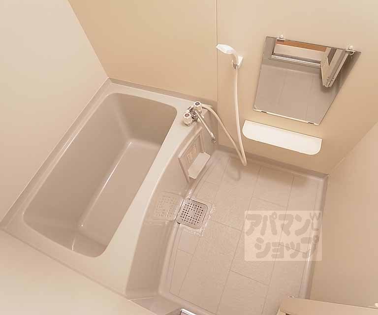 バス・シャワールーム　お風呂。鏡ももちろん付いてます。