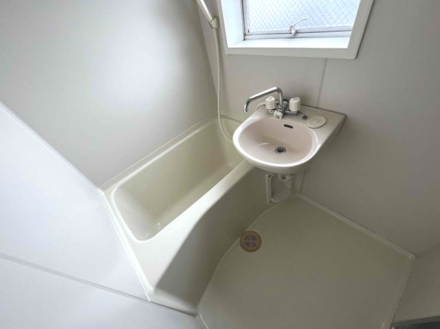 洗面設備　スペースが確保できる洗面所です