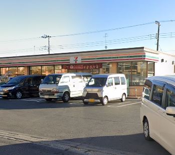 コンビニ　セブンイレブン（コンビニ）まで1501m