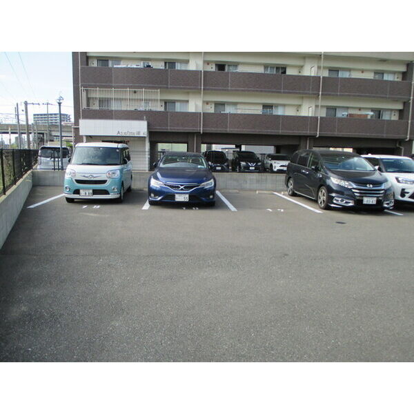 駐車場　ノースリバーIII