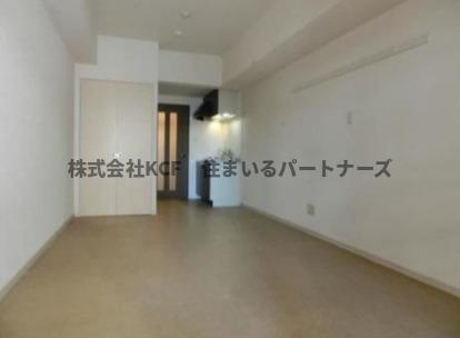 居室・リビング　こちらのリビングで趣味の時間をお楽しみください