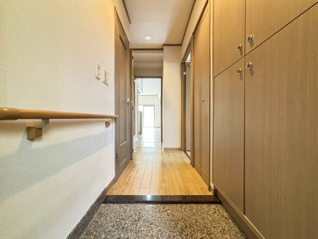 玄関　詳細は、RISUMO江坂本店までお問合せください♪